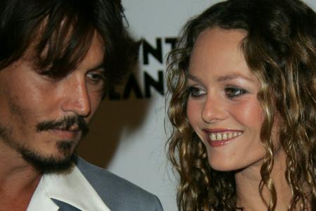 CoMmeNt JoHnnY DePp eSt-iL tOmbER FoU AmOureuX dE VaNEsSa PaRAdiS?